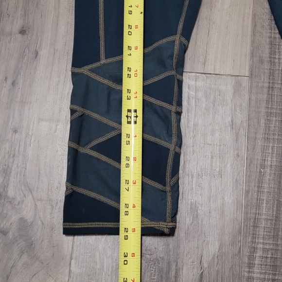Athleta Capri Teal Mesh Bottom Leggings - Picture 4 of 13